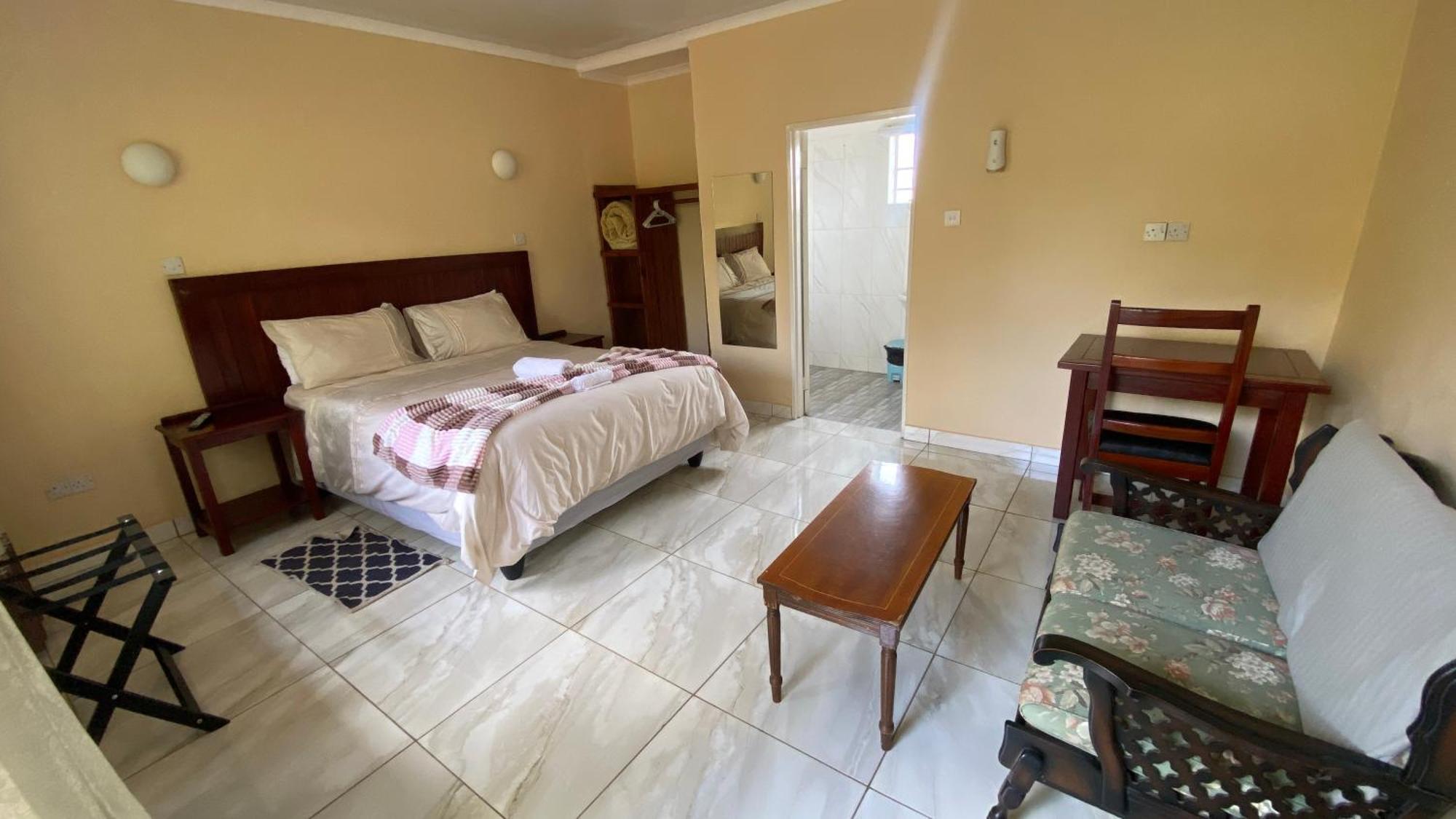 Lynns Guest House بولاوايو المظهر الخارجي الصورة