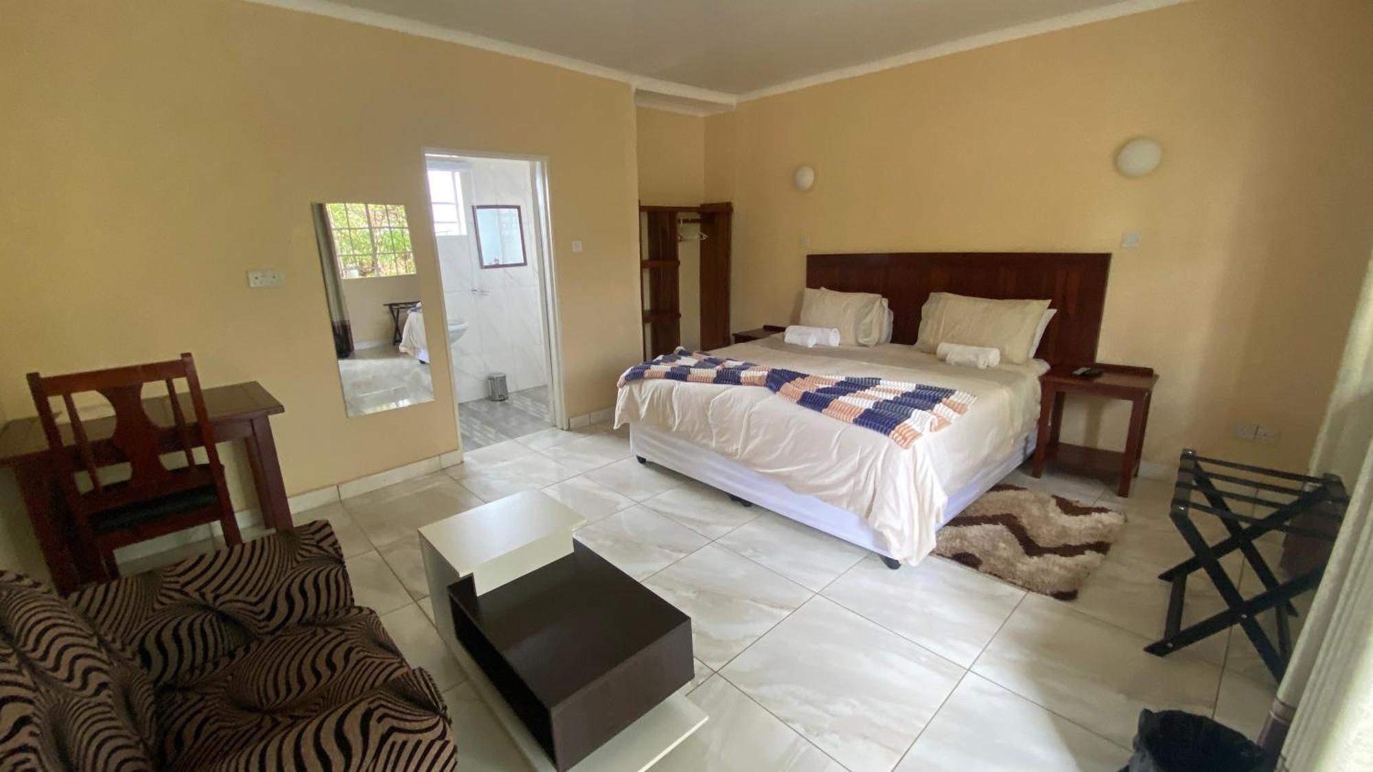 Lynns Guest House بولاوايو المظهر الخارجي الصورة