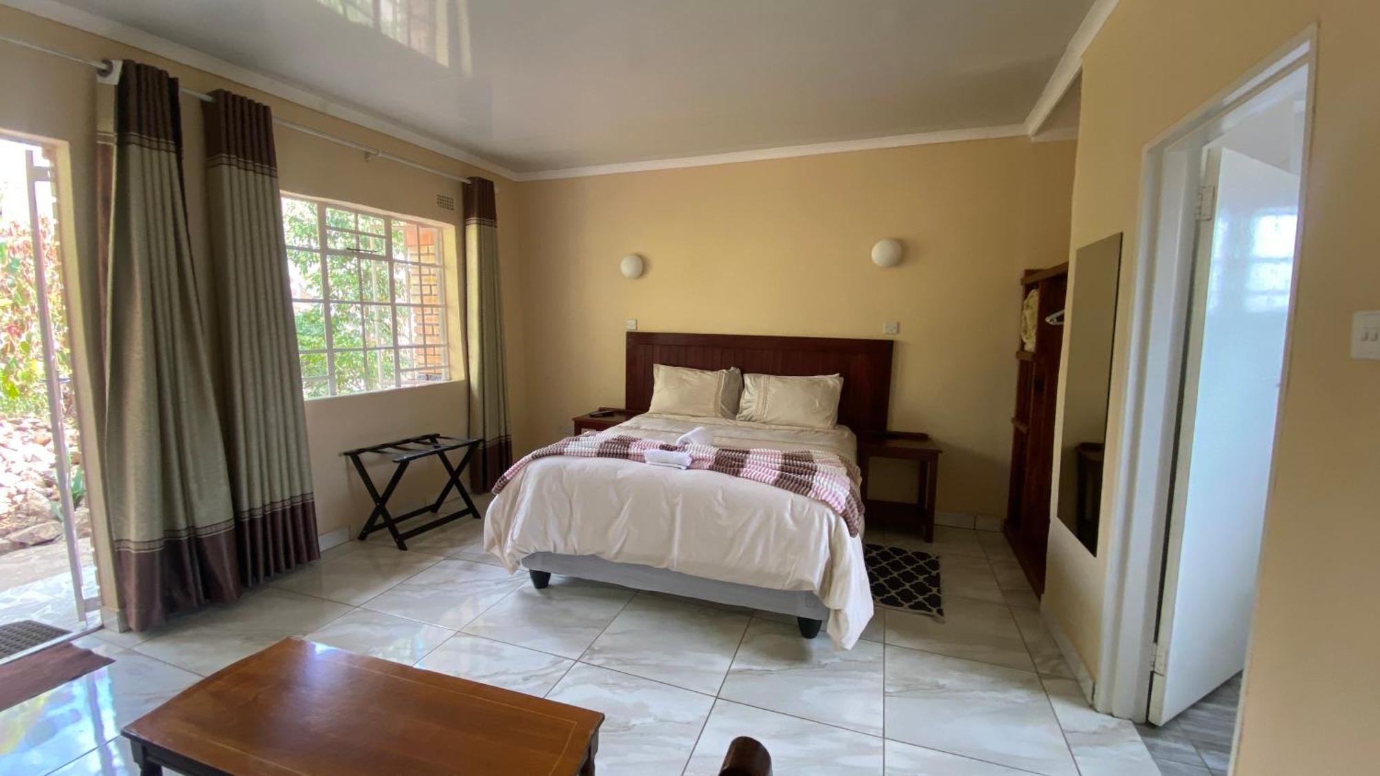Lynns Guest House بولاوايو المظهر الخارجي الصورة